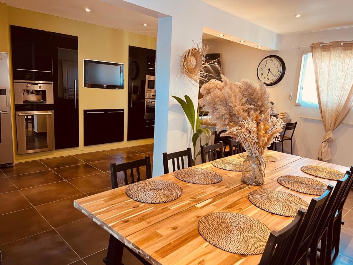 Maison De Village Ecusson - Logement Entier - 160M2 - 4Chambres - Centre Ville - Terrasse - Climatise Nîmes Kültér fotó